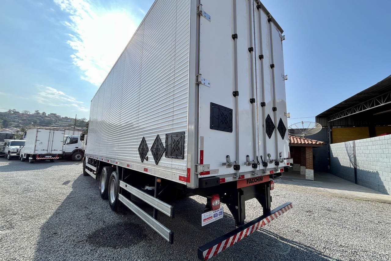 Volkswagen 24-280 E Constellation 6x2 - 22/23 5