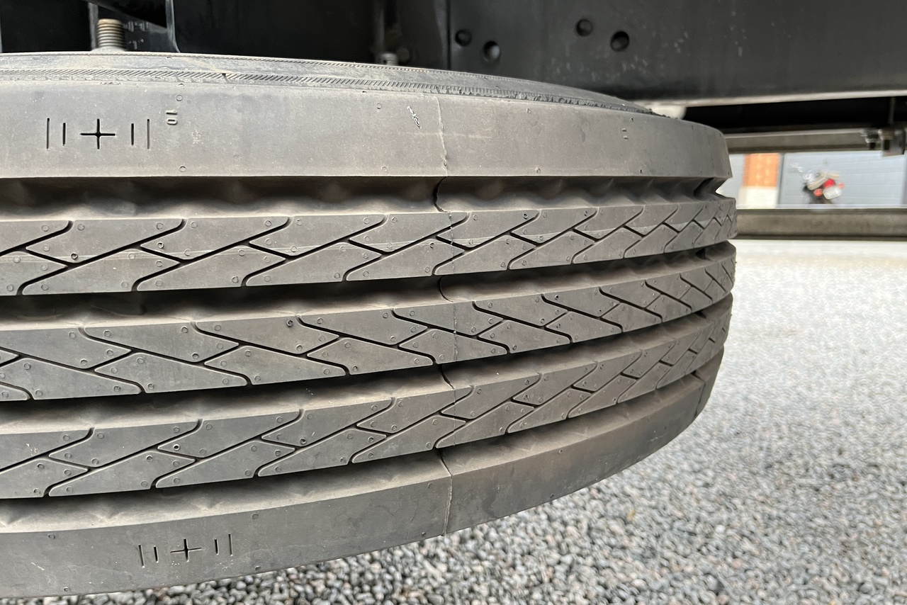 Volkswagen 24-280 E Constellation 6x2 - 22/23 8