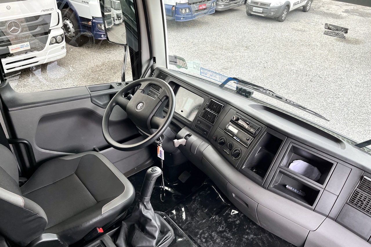 Volkswagen 24-280 E Constellation 6x2 - 22/23 13