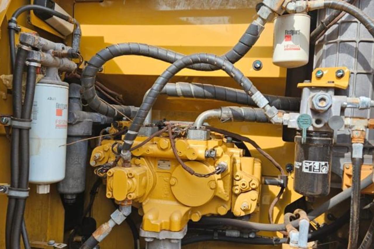 Caterpillar 320D2 - 17/17 6