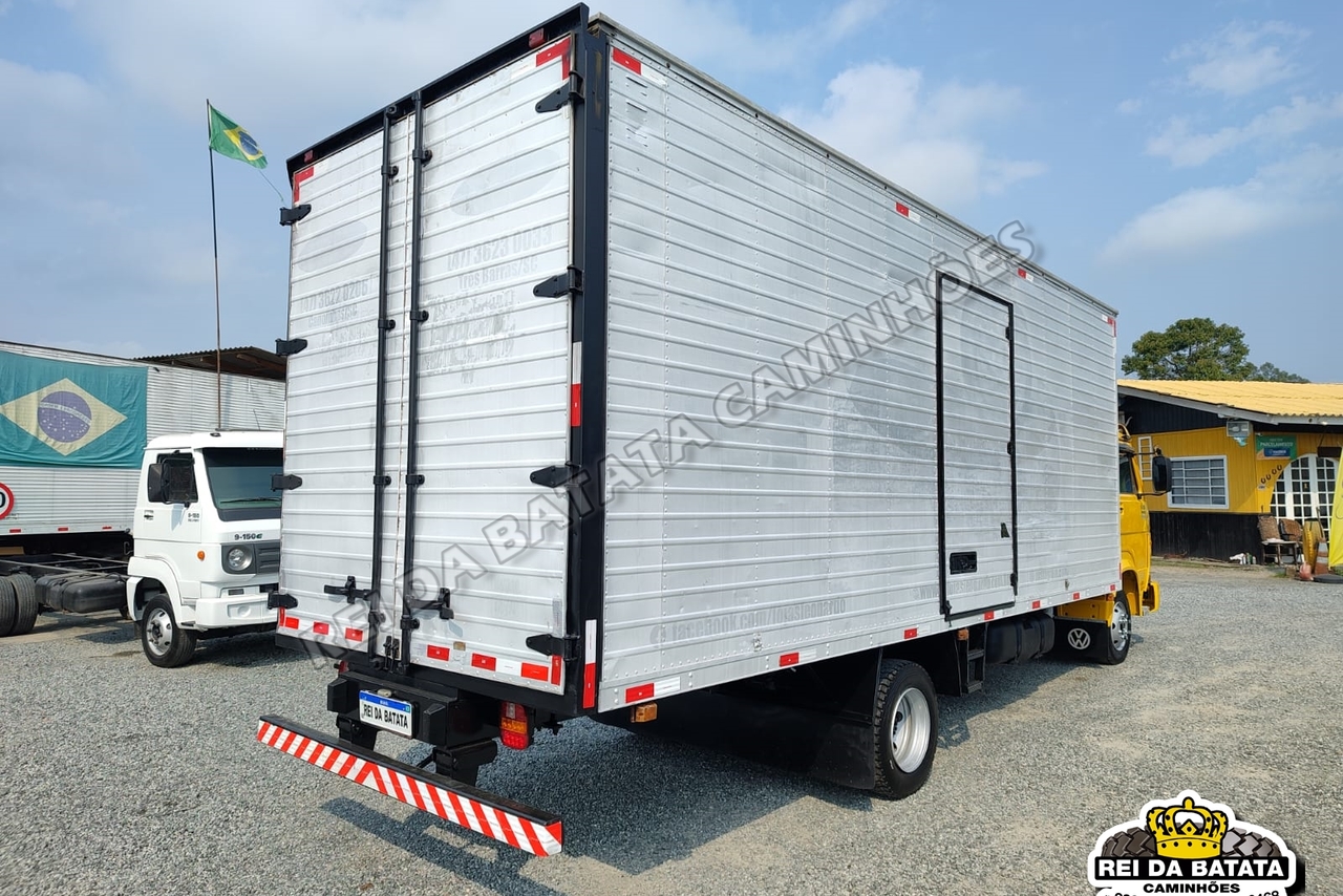 Volkswagen 8 120 - 05/05 3