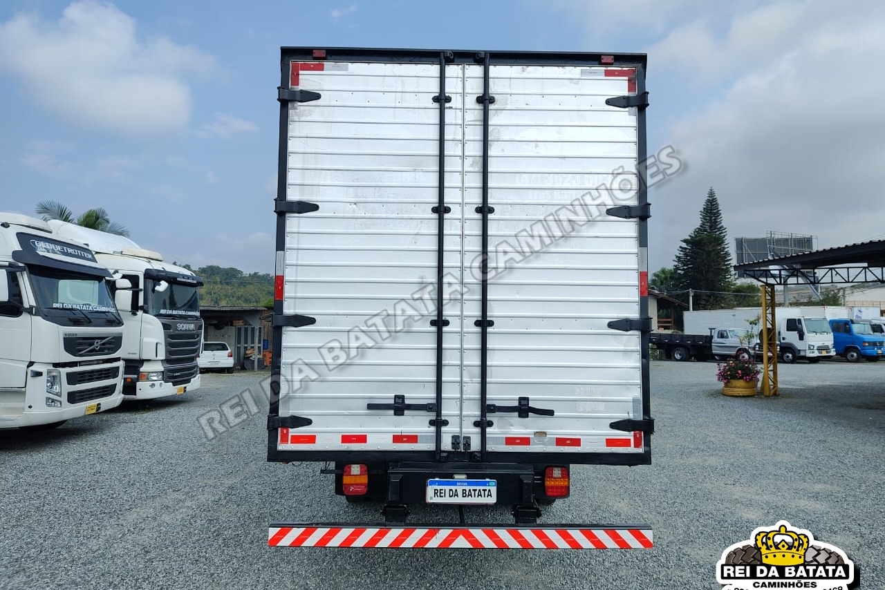 Volkswagen 8 120 - 05/05 4