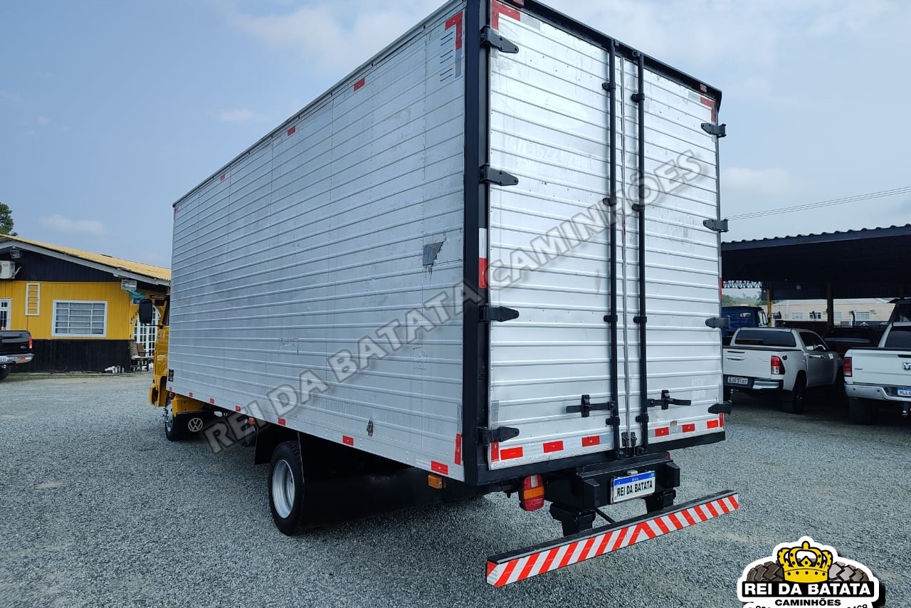 Volkswagen 8 120 - 05/05 9