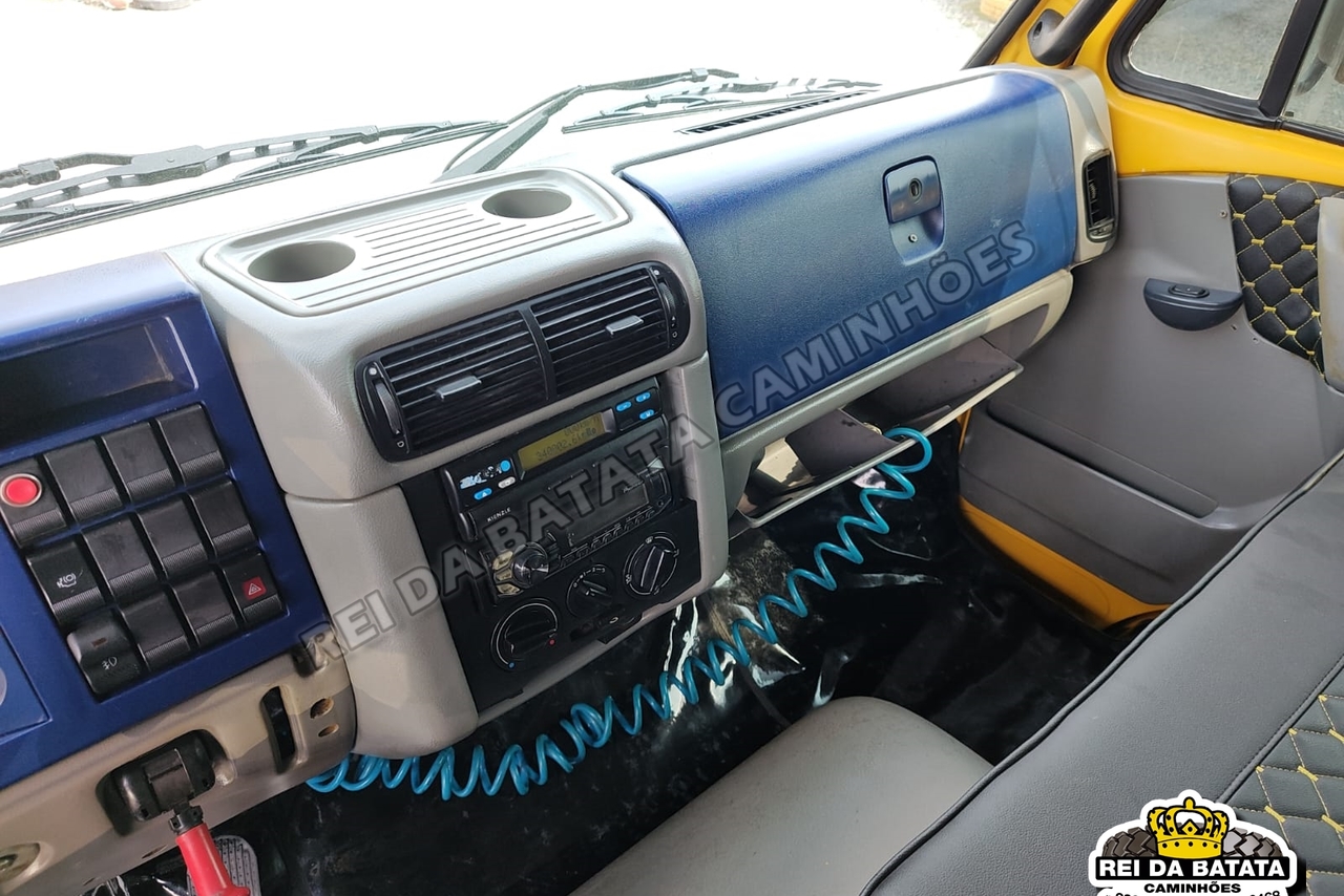 Volkswagen 8 120 - 05/05 13