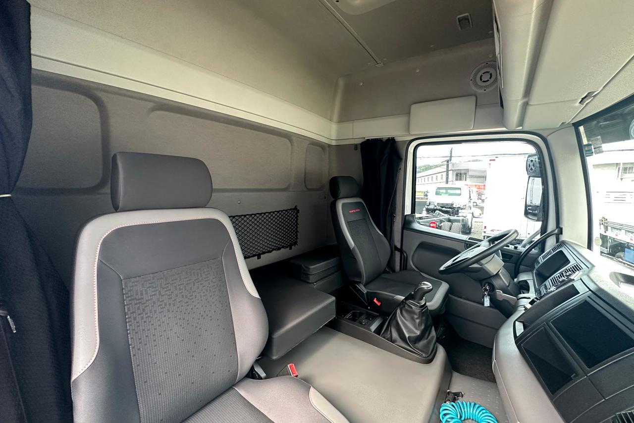 Volkswagen 24-280 E Constellation 6x2 - 21/22 10