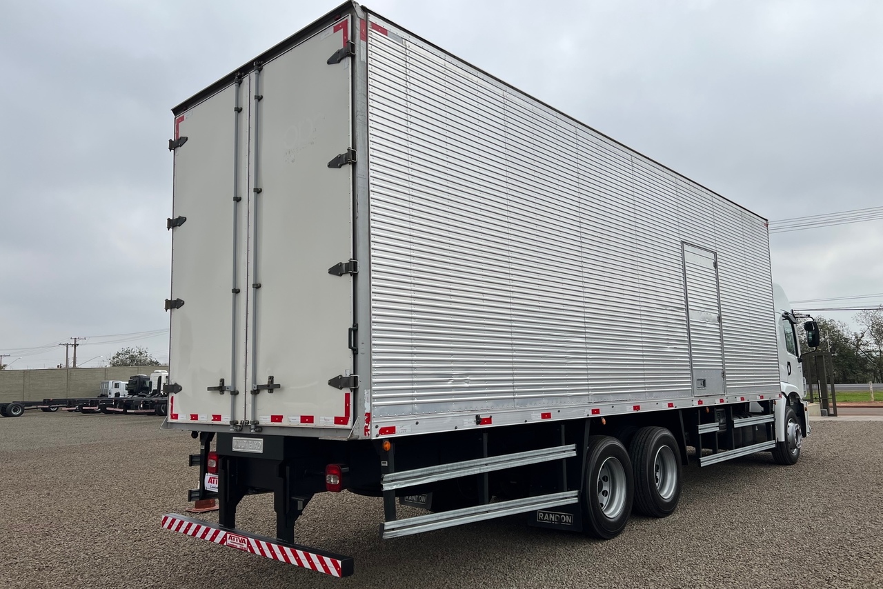 Volkswagen 24-280 E Constellation 6x2 - 21/22 4