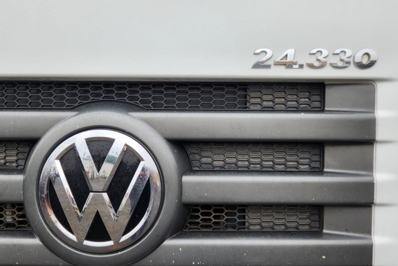 Volkswagen 24 330 - 15/16 4