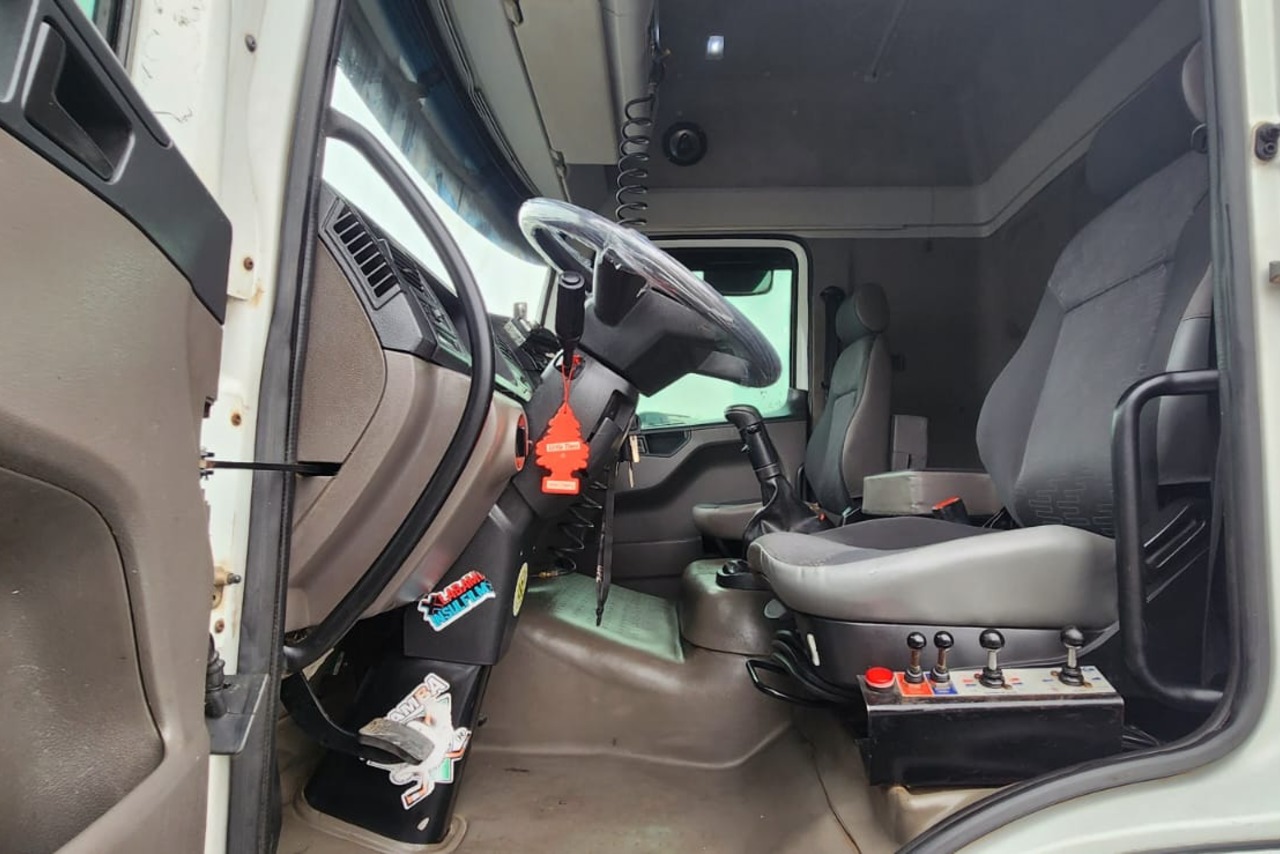Volkswagen 24 330 - 15/16 14