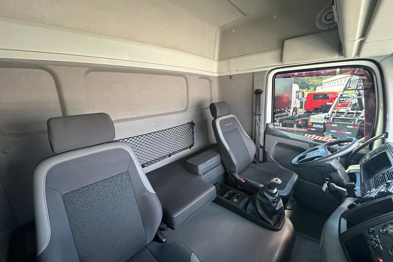 Volkswagen 25-360 6x2 Constellation - 20/21 14