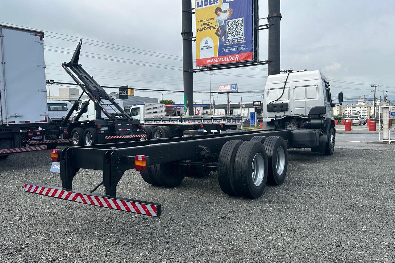 Ford Cargo2422 -  5