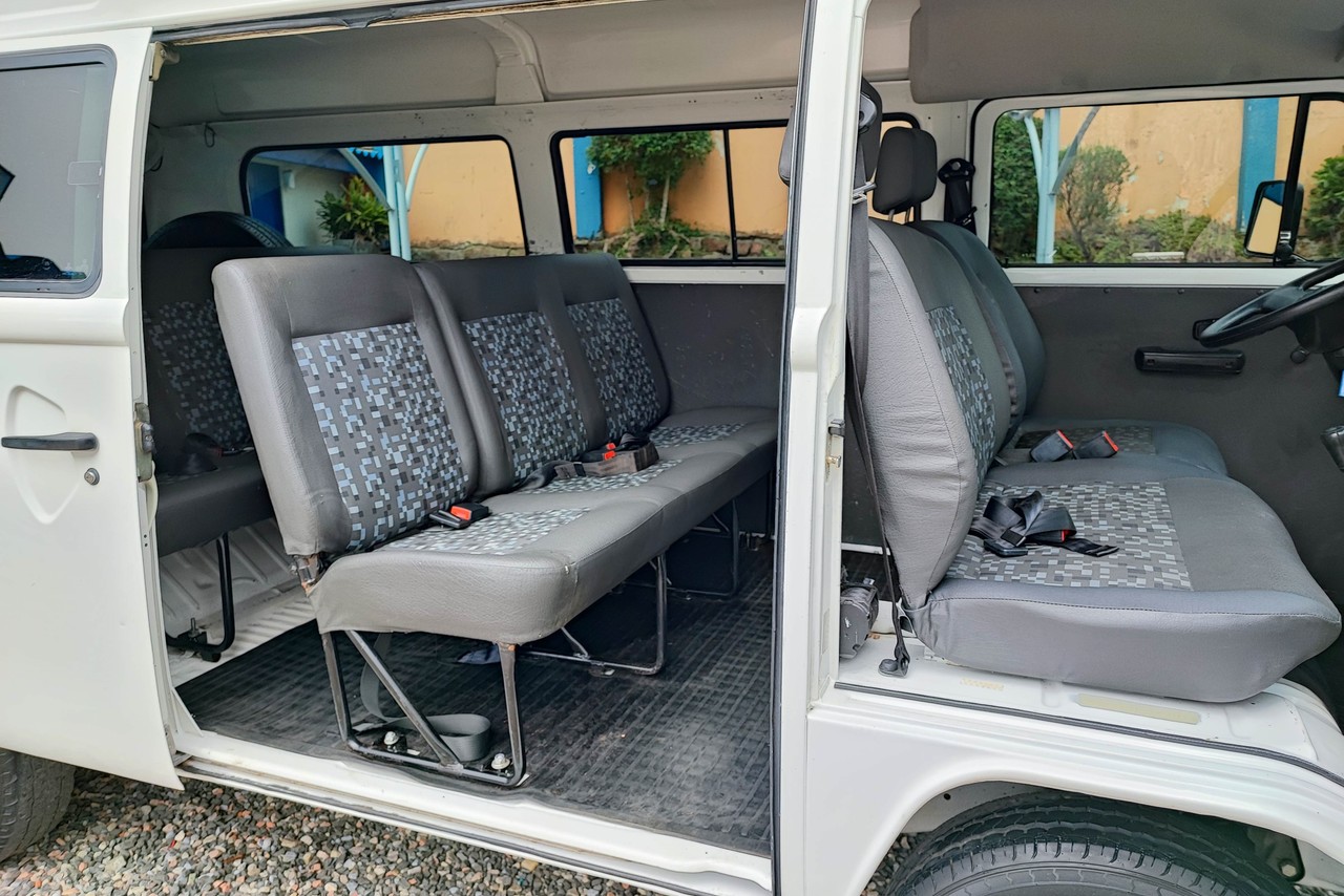 Volkswagen Kombi Standard - 12/13 5