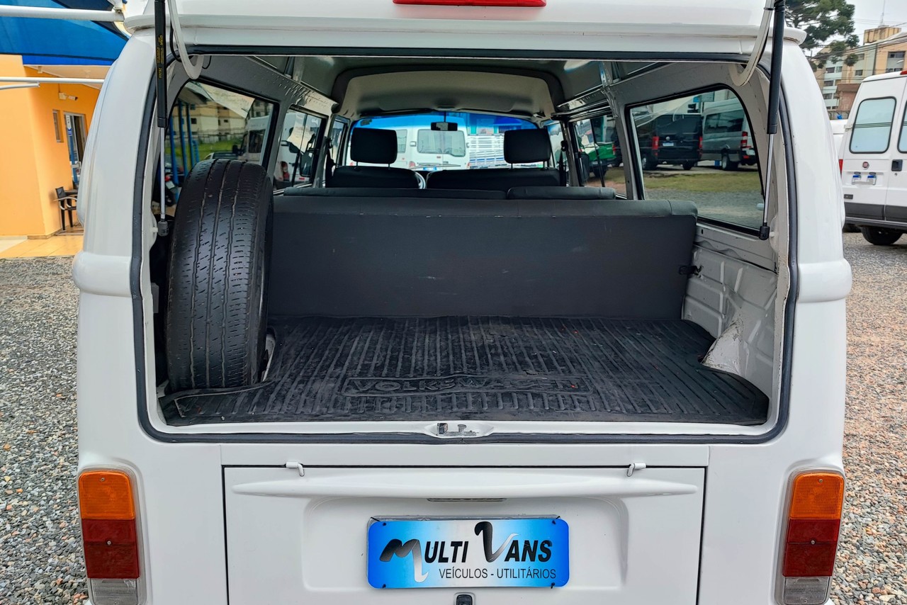 Volkswagen Kombi Standard - 12/13 9