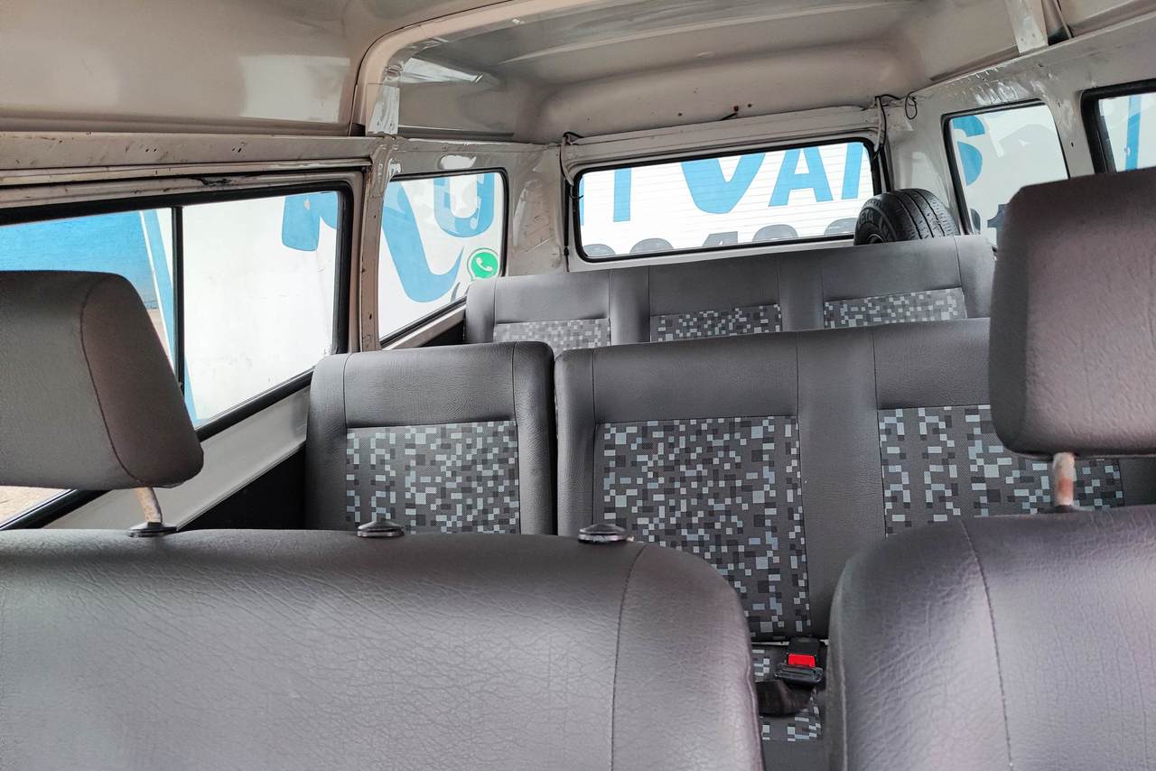 Volkswagen Kombi Standard - 12/13 11