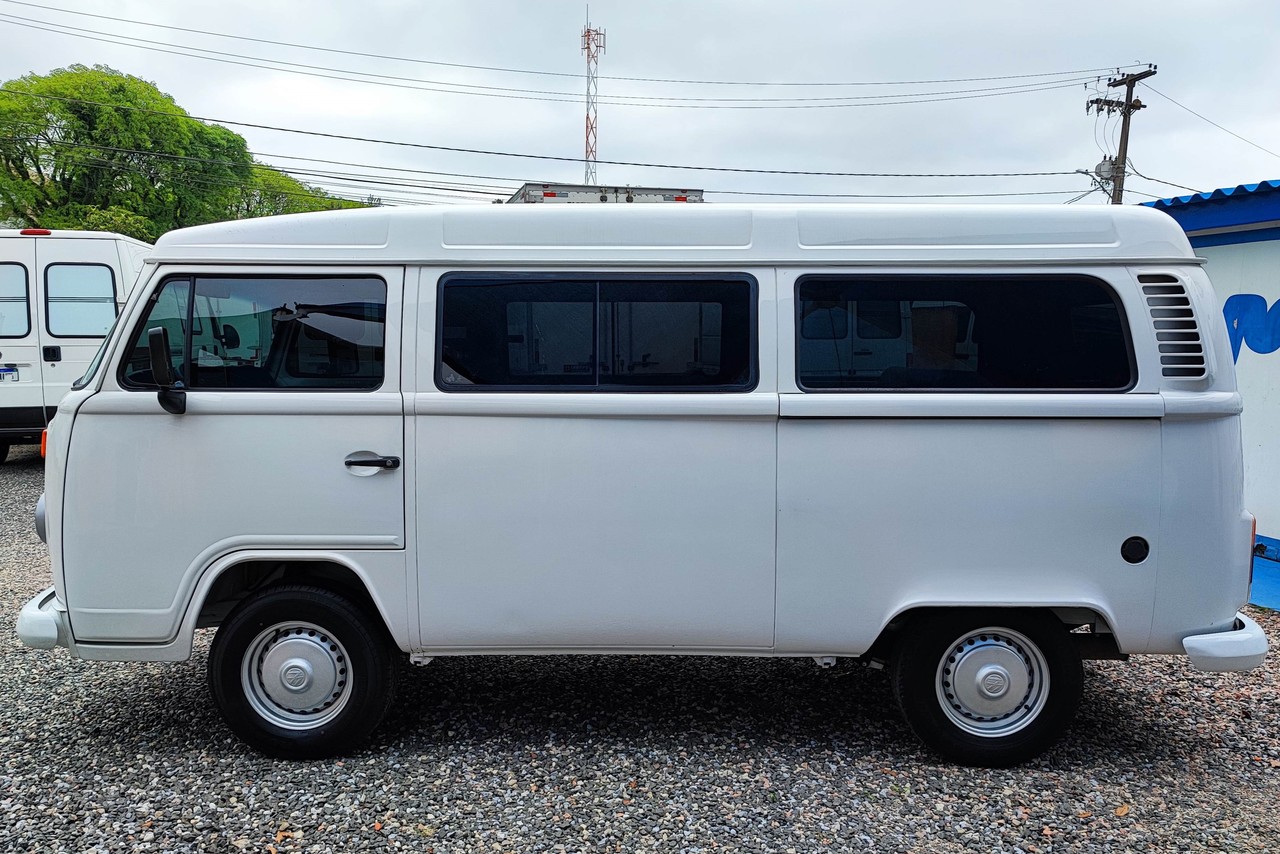 Volkswagen Kombi Standard - 12/13 17