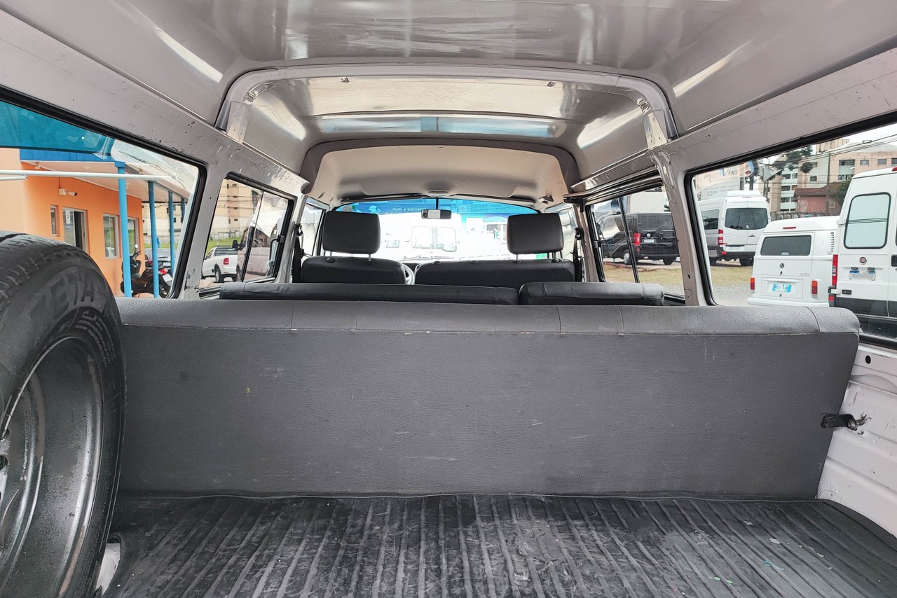Volkswagen Kombi Standard - 12/13 22