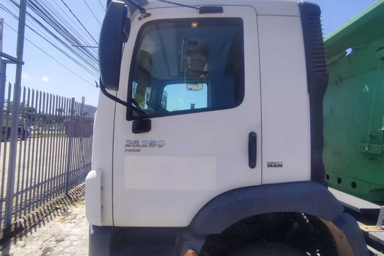 Volkswagen 26-280 Constellation 6x4 - 19/20 7