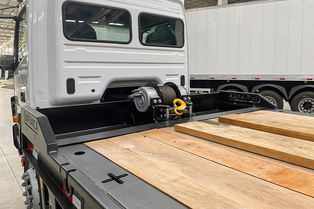 Mercedes Benz Atego 3330 - 22/23 2