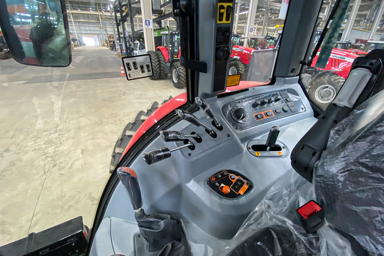 Massey Ferguson MF 7318 - 23/24 8