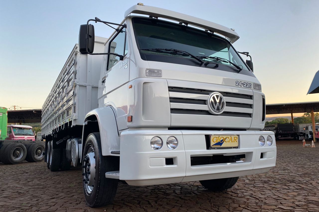 Volkswagen 24 220 - 11/11 2