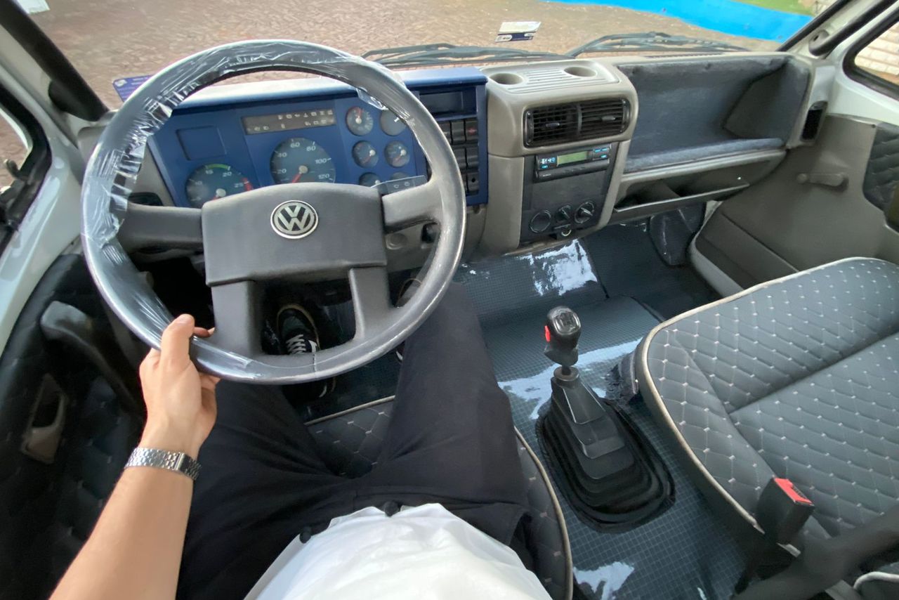 Volkswagen 24 220 - 11/11 18