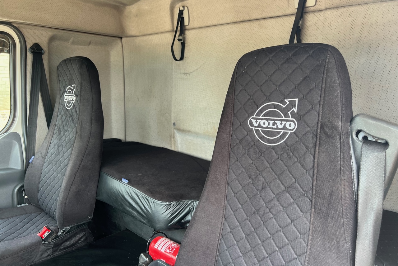 Volvo VM 270 - 12/12 9