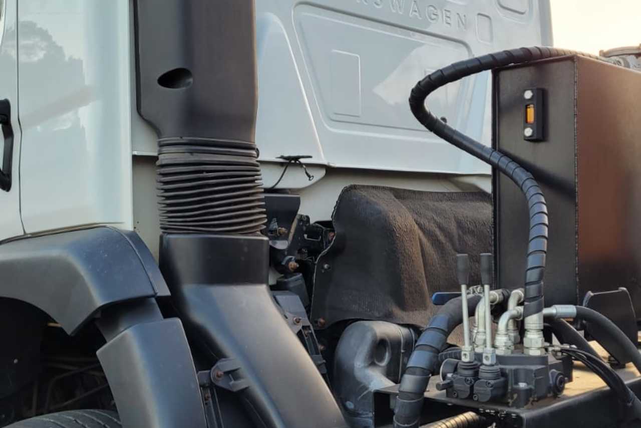 Volkswagen 24 330 - 18/19 6