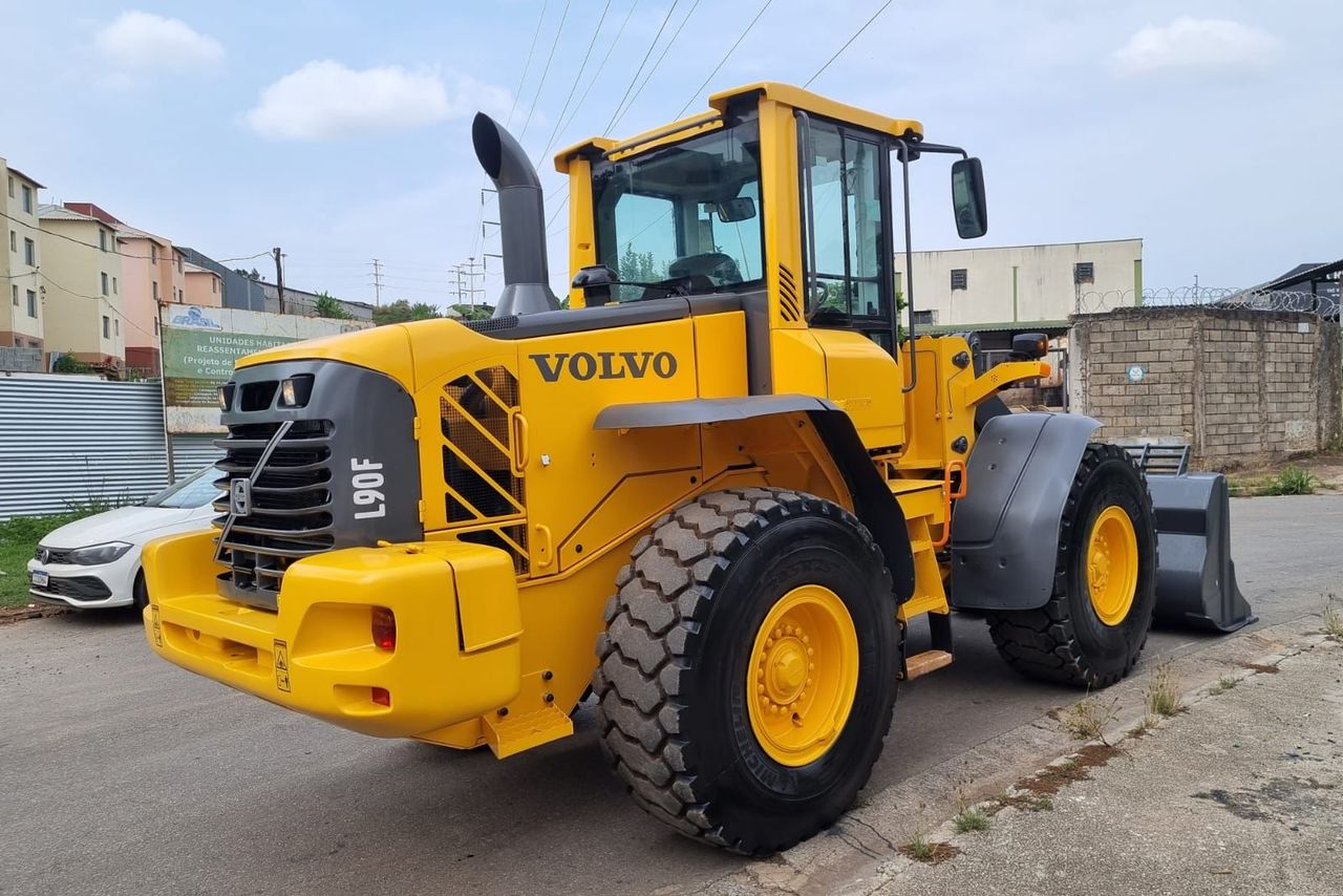 Volvo L90F - 17/17 2