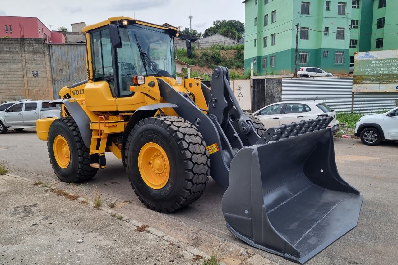 Volvo L90F - 17/17 3