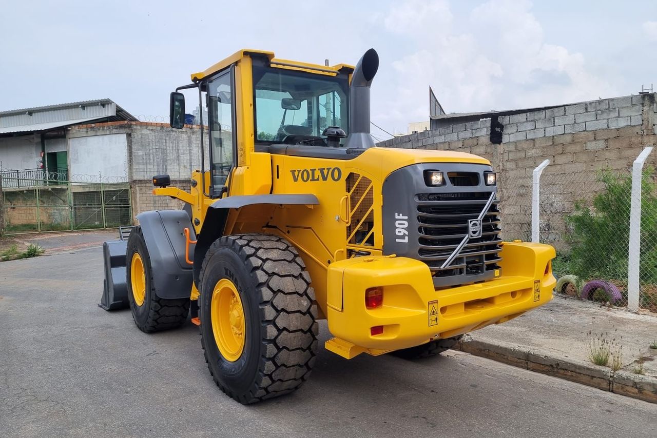 Volvo L90F - 17/17 5