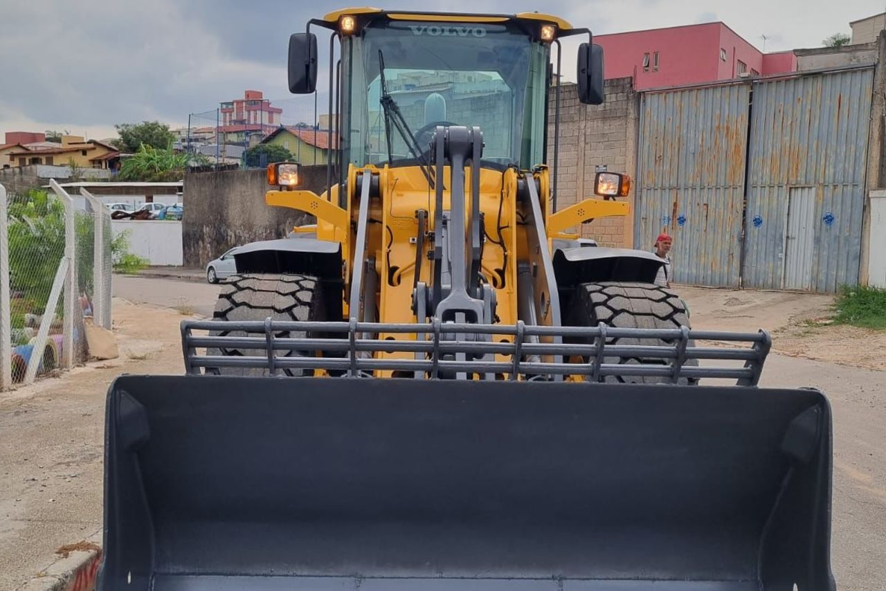 Volvo L90F - 17/17 6