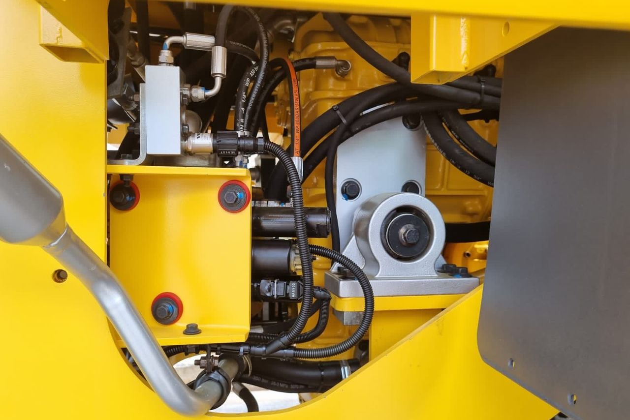 Volvo L90F - 17/17 8