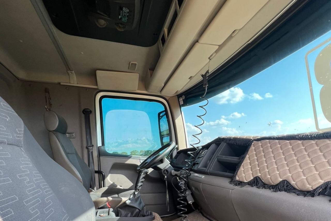 Volkswagen 24-280 E Constellation 8x2 - 17/18 5