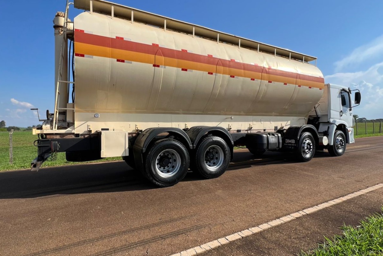 Volkswagen 24-280 E Constellation 8x2 - 17/18 7
