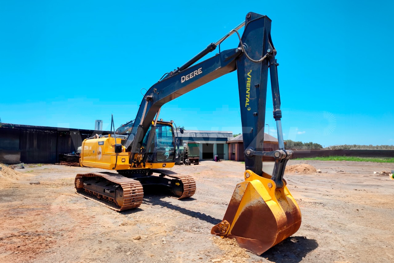 John Deere  200G - 22/22 2