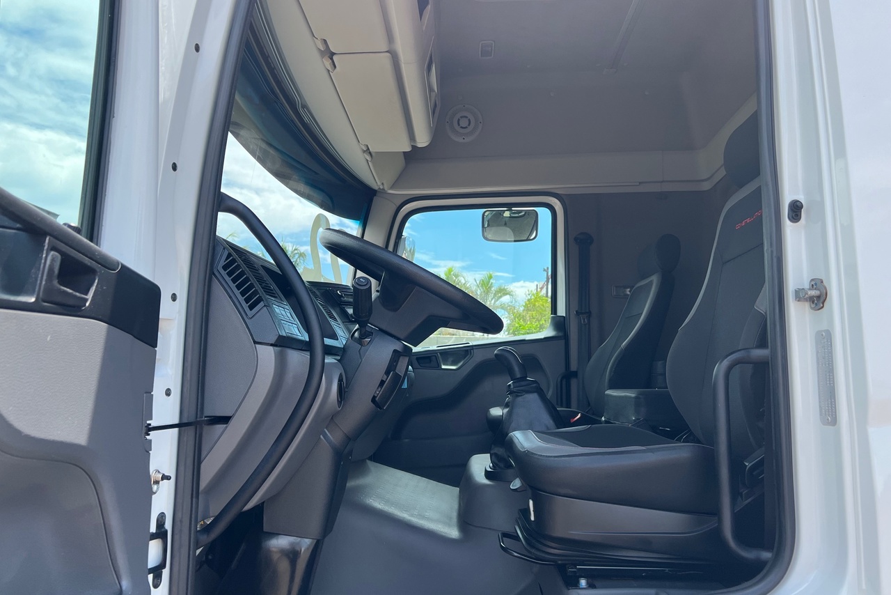 Volkswagen 24-280 E Constellation 6x2 - 21/22 7