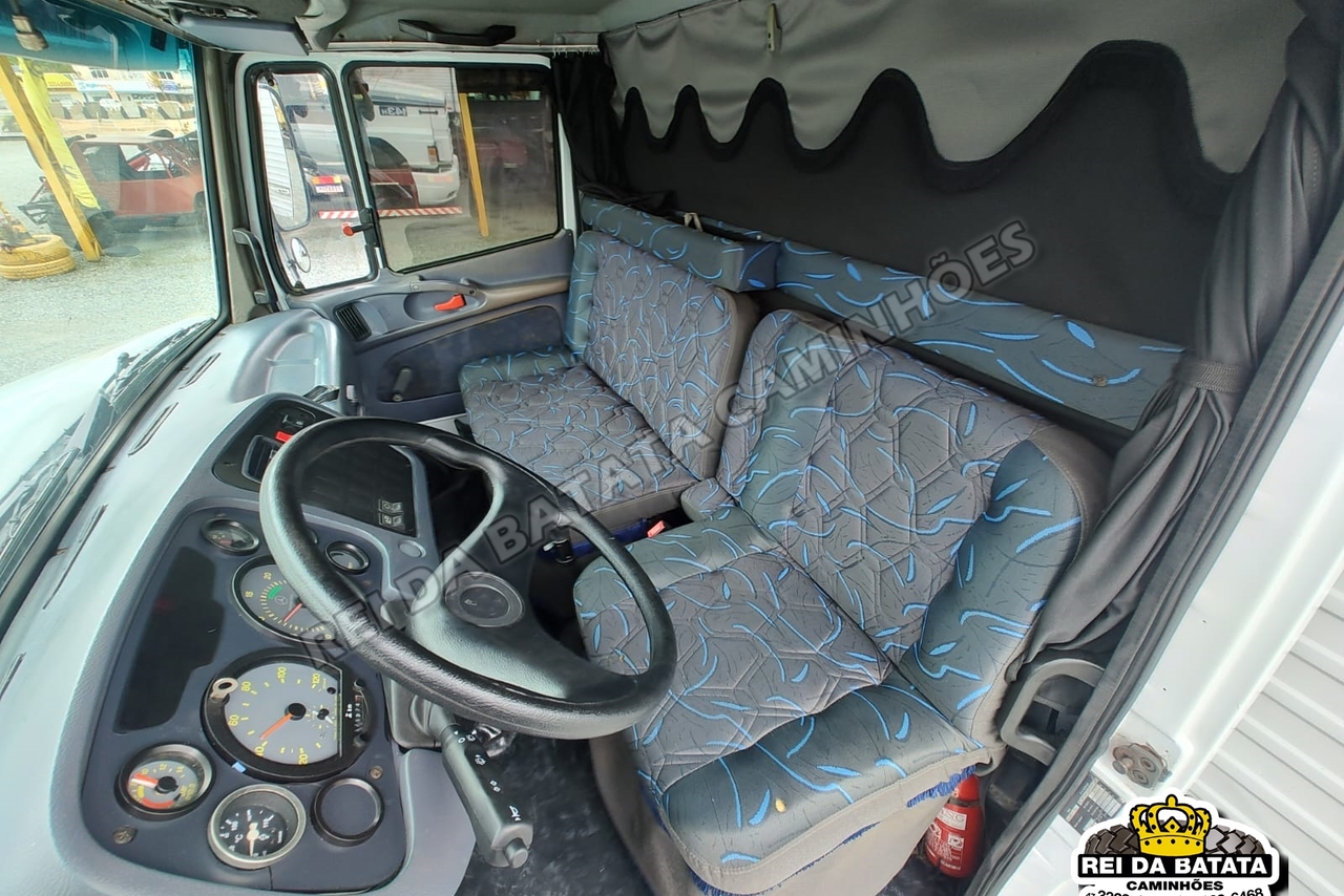 Mercedes Benz MB 1620 - 03/03 8