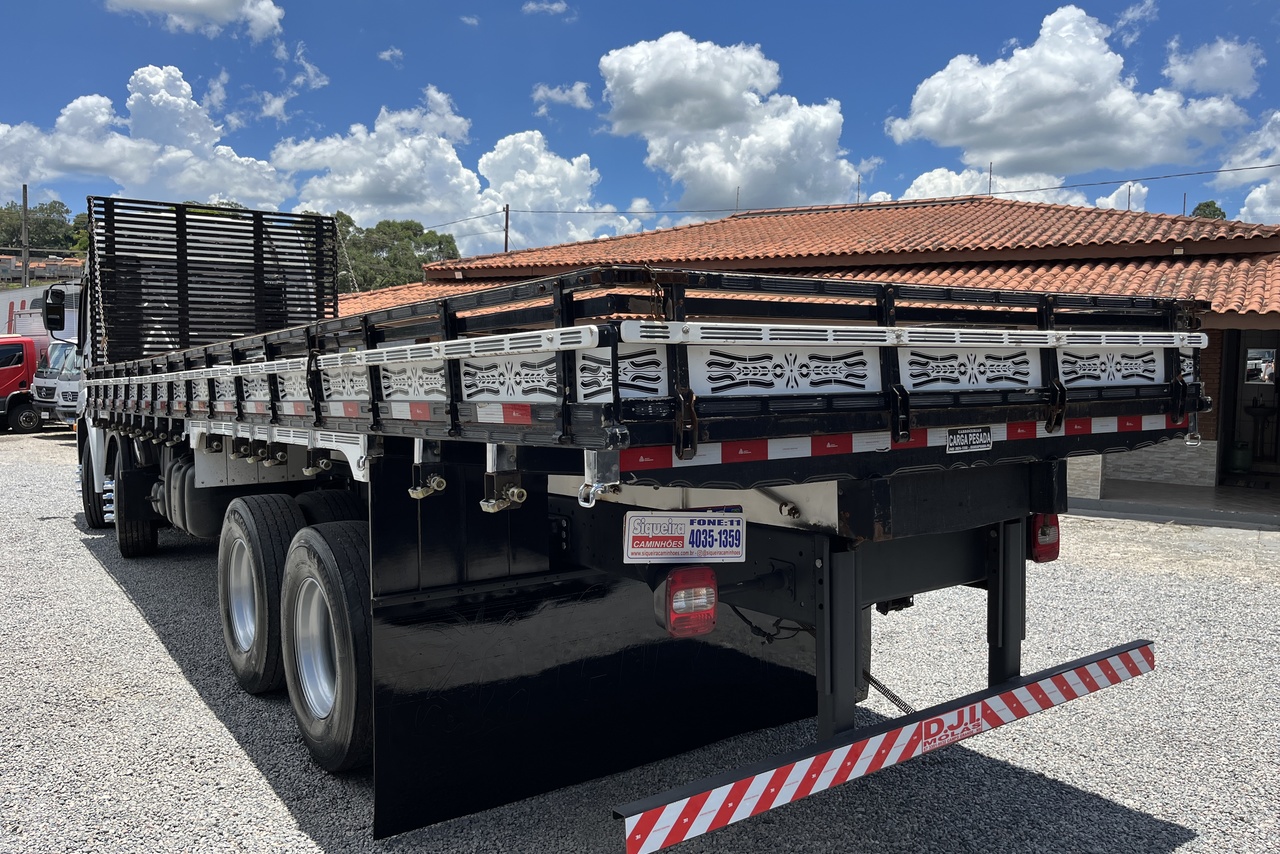 Volkswagen 30-330 Constellation 8x2 - 22/22 5