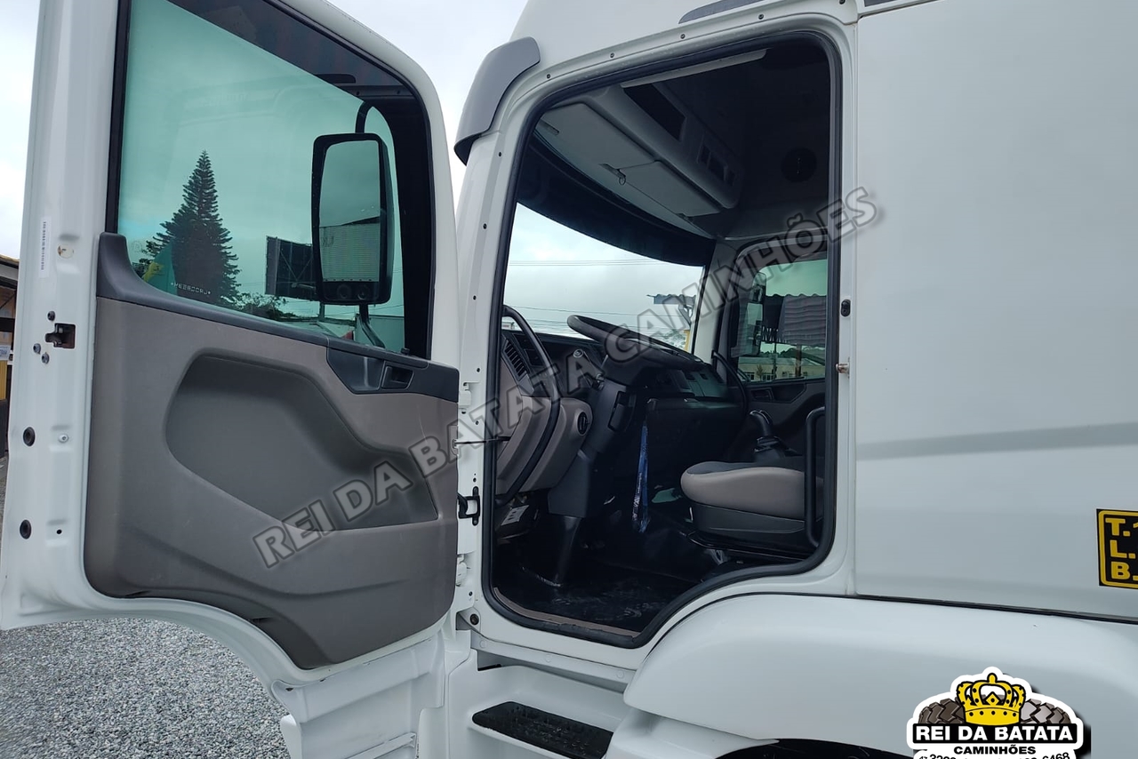 Volkswagen 30-330 Constellation 8x2 - 20/20 7