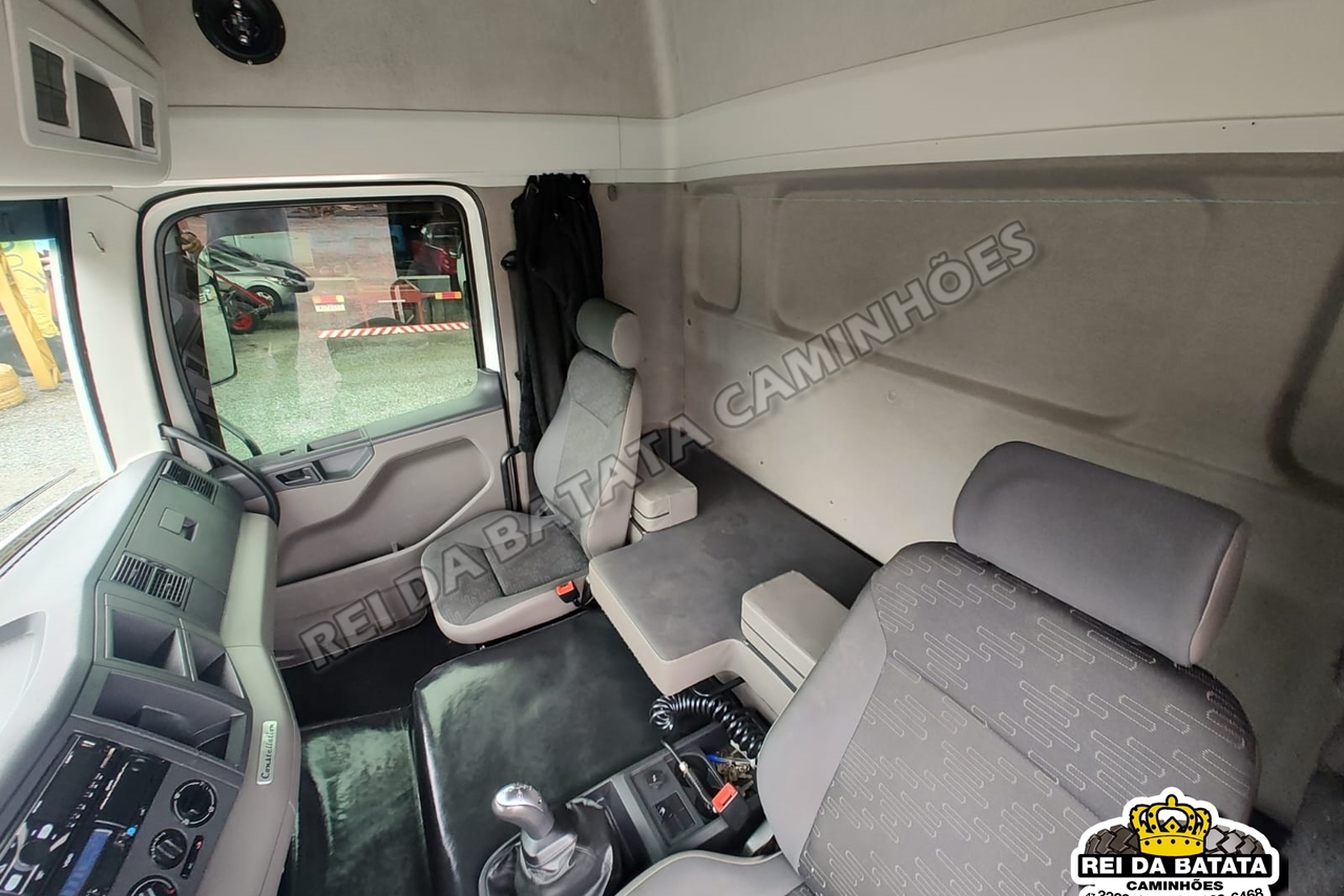 Volkswagen 30-330 Constellation 8x2 - 20/20 10