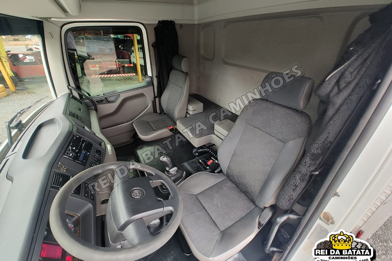 Volkswagen 30-330 Constellation 8x2 - 20/20 11