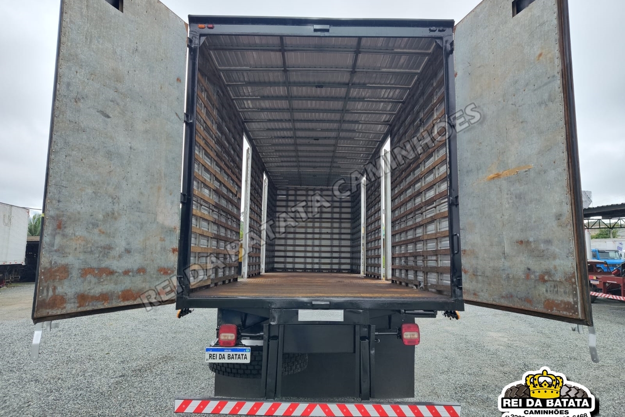 Volkswagen 30-330 Constellation 8x2 - 20/20 13