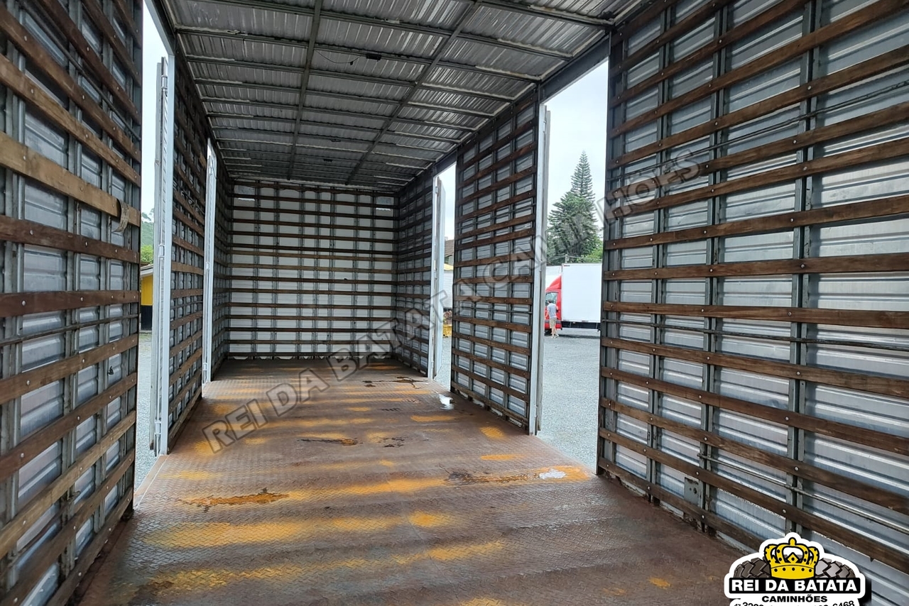 Volkswagen 30-330 Constellation 8x2 - 20/20 14