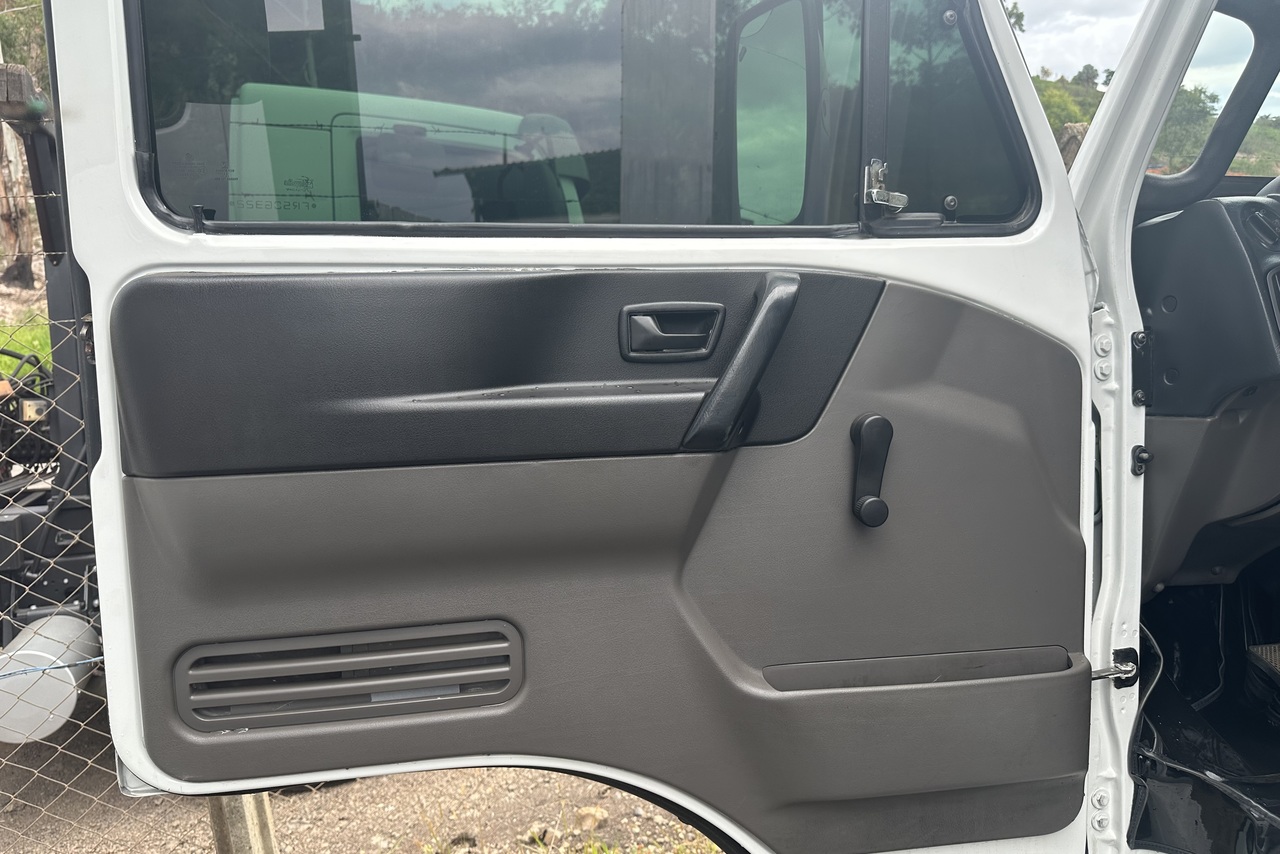 Volkswagen 8 160 - 15/15 11