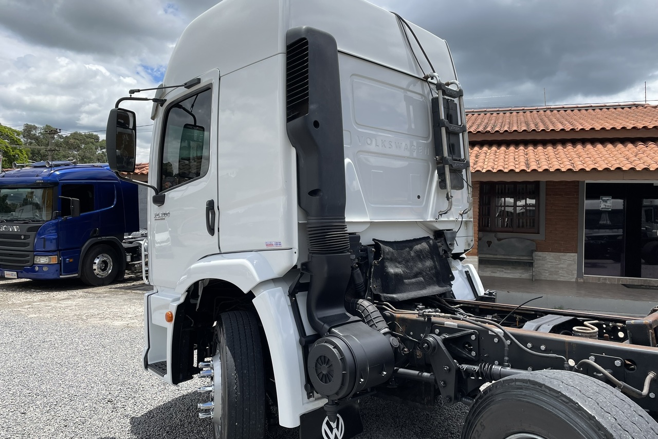 Volkswagen 24-280 E Constellation 6x2 - 12/12 7