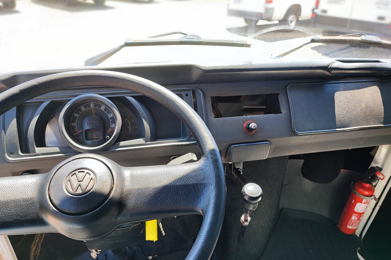 Volkswagen Kombi Standard - 12/13 4