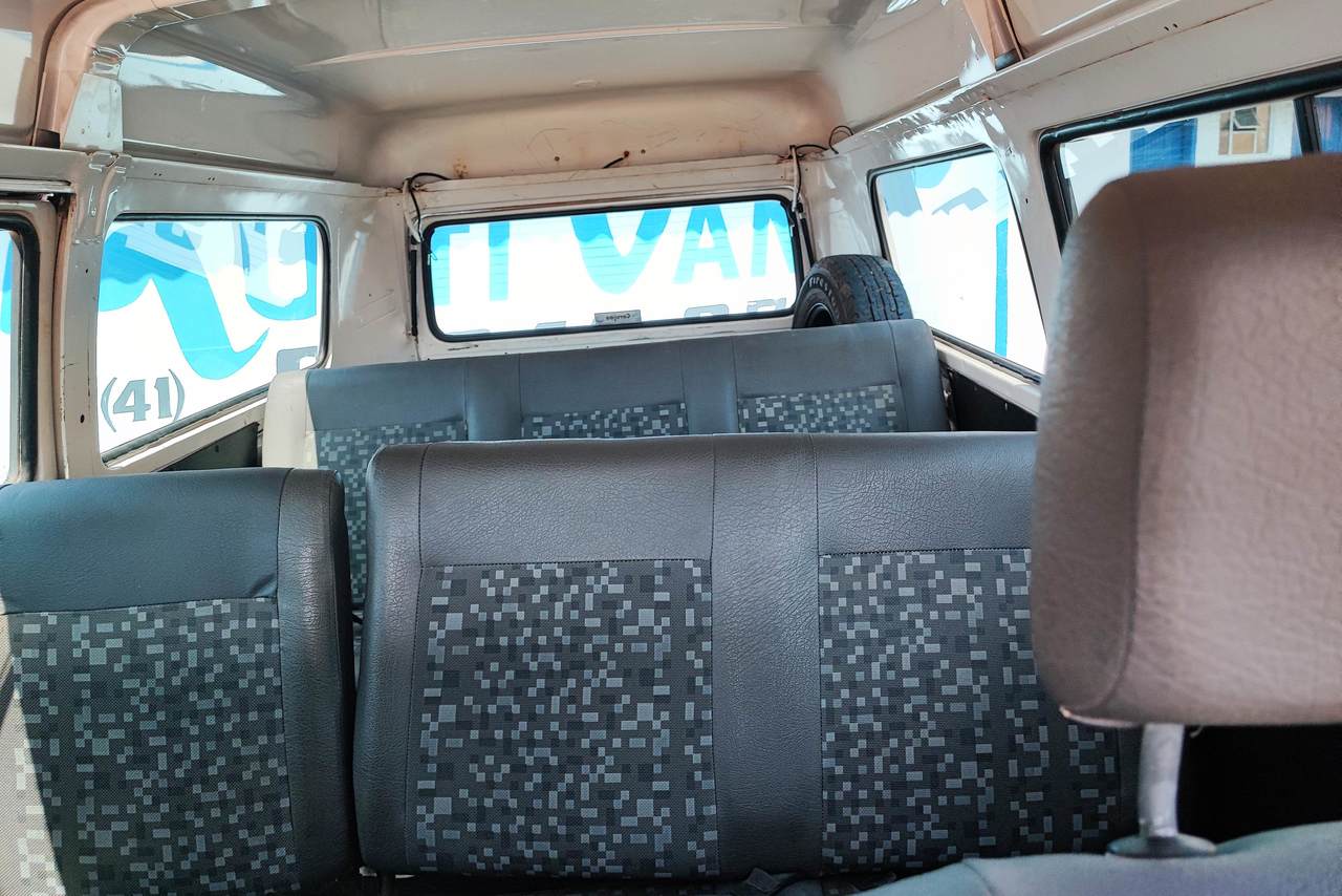 Volkswagen Kombi Standard - 12/13 11