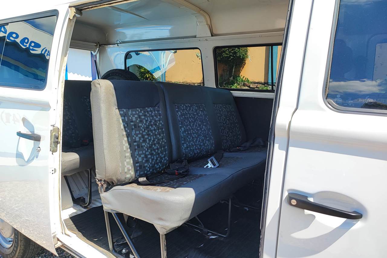 Volkswagen Kombi Standard - 12/13 18