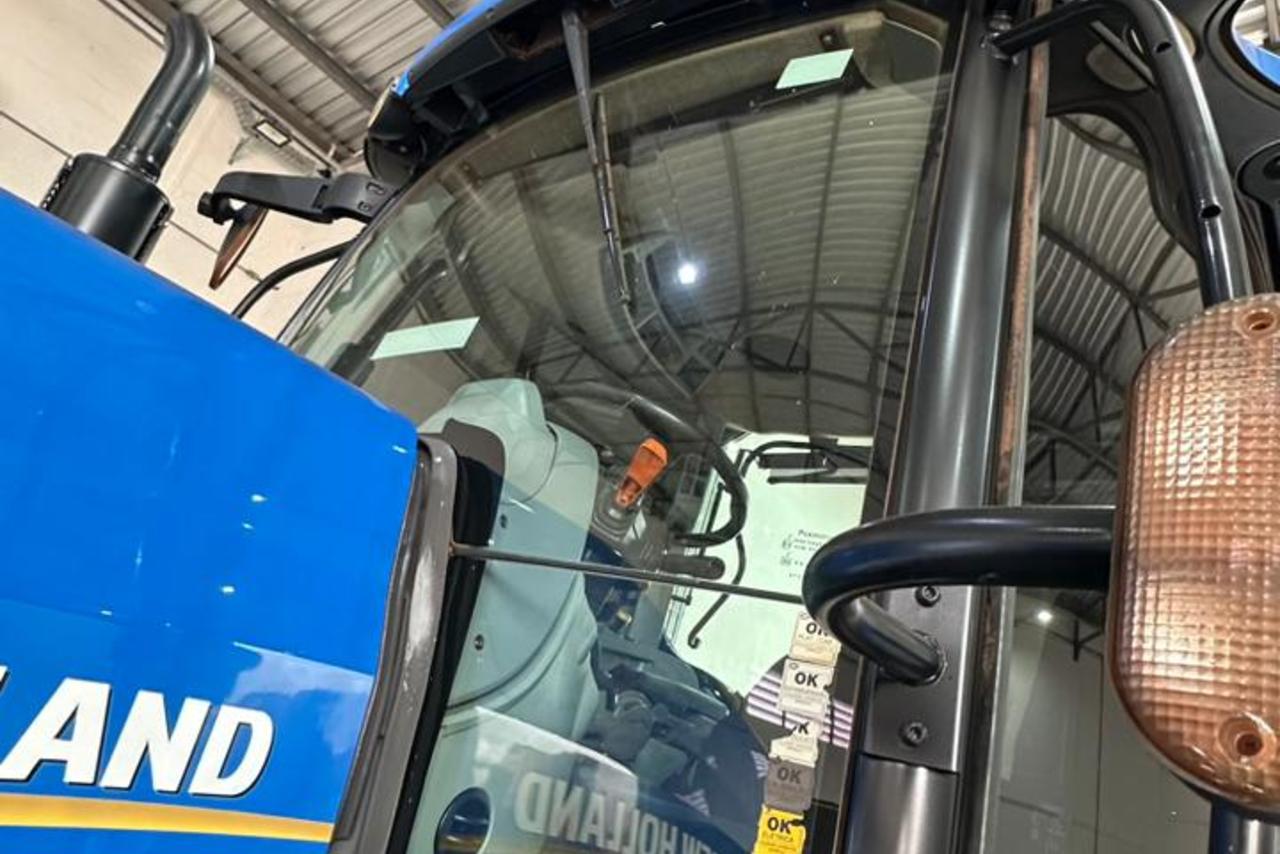 New Holland T7260 - 15/15 17