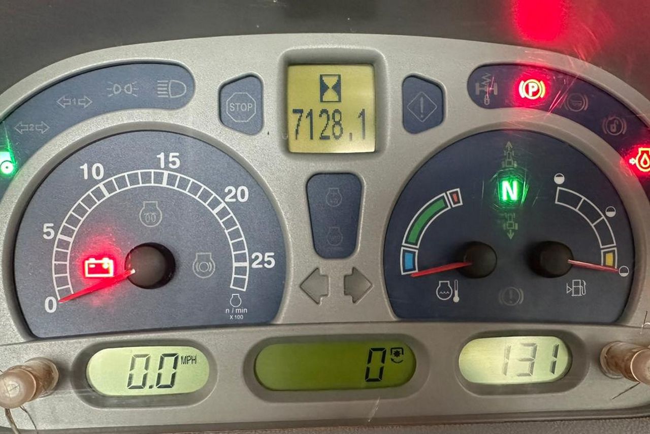 New Holland T7260 - 15/15 18