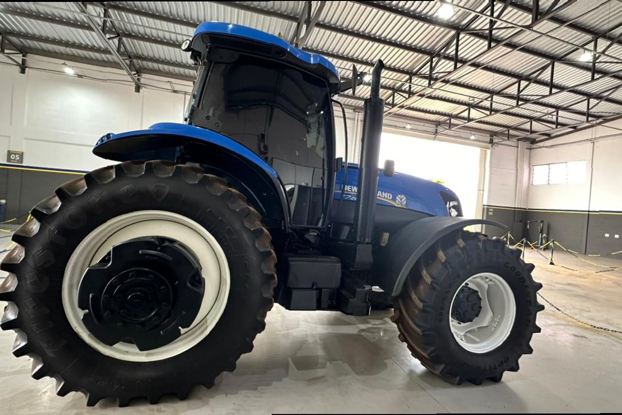 New Holland T7260 - 15/15 19